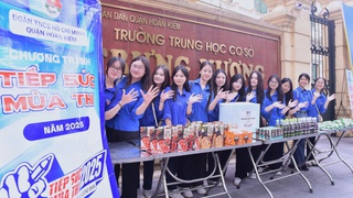Hơn 8.000 tình nguyện viên Thủ đô tiếp sức kỳ thi tốt nghiệp THPT