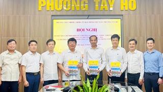 Thường trực HĐND - UBND - Ủy ban MTTQ Việt Nam phường Tây Hồ ký kết quy chế phối hợp