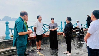 Chính quyền phường Hoàng Liệt hỗ trợ gia đình nạn nhân vụ lật tàu tại Quảng Ninh