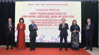 Khai mạc triển lãm “Phát triển Hoàn Kiếm số - văn minh, hiện đại, đậm đà bản sắc”