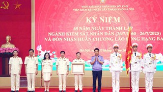 Viện Kiểm sát nhân dân thành phố Hà Nội đón nhận Huân chương Lao động hạng Ba