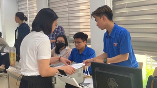 Tuổi trẻ Gia Lâm, Bát Tràng đồng hành cùng chính quyền, sát cánh hỗ trợ người dân sử dụng dịch vụ công trực tuyến
