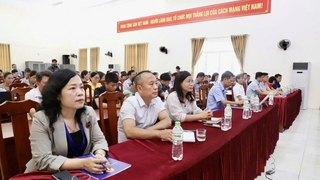 Xã Hồng Vân ra quân hỗ trợ chuyển đổi số, hướng tới chính quyền số hiện đại