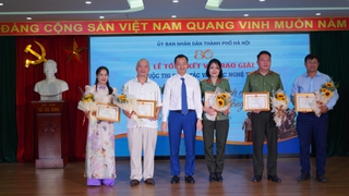 Trao giải Cuộc thi sáng tác văn học nghệ thuật 
