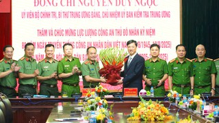Chủ nhiệm Ủy ban Kiểm tra Trung ương Nguyễn Duy Ngọc thăm, chúc mừng Công an Hà Nội