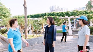 Phó Chủ tịch UBND Thành phố Vũ Thu Hà mong muốn phường Bồ Đề trở thành điểm sáng về bảo vệ môi trường
