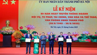 Xây dựng đội ngũ cán bộ chuyên nghiệp, liêm chính, có đạo đức công vụ