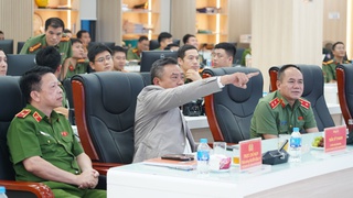 Chủ tịch UBND Thành phố trực tiếp chỉ đạo công tác bảo đảm an ninh trật tự sơ duyệt diễu binh, diễu hành 