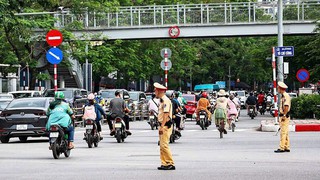 Phân luồng giao thông đường Nguyễn Hoàng Tôn đoạn từ Lạc Long Quân đến đường Võ Chí Công