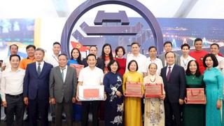 Lãnh đạo Thành phố tham quan hai không gian trưng bày của Hà Nội tại Trung tâm Triển lãm Quốc gia