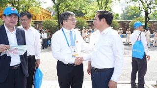 Hà Nội trân trọng tiễn các đoàn đại biểu địa phương sau Lễ kỷ niệm 80 năm Cách mạng Tháng Tám và Quốc khánh 2/9