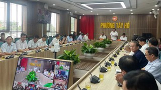 Tổ đại biểu Quốc hội thành phố Hà Nội - đơn vị bầu cử số 5 tiếp xúc cử tri trước kỳ họp thứ 10