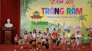 “Đêm hội trăng rằm” phường Hoàng Liệt: Mang Trung thu đến nhiều trẻ em hoàn cảnh khó khăn