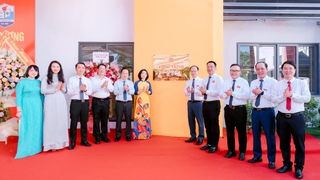 Phường Việt Hưng gắn biển công trình Trường THPT Lý Thường Kiệt chào mừng Quốc khánh 2/9