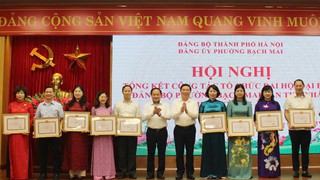 Phường Bạch Mai: 18 tập thể, 61 cá nhân được khen thưởng trong công tác tổ chức, phục vụ Đại hội