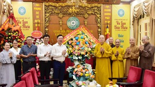 Lãnh đạo Sở Dân tộc và Tôn giáo Thành phố thăm hỏi, chúc mừng các chùa nhân dịp Lễ Vu Lan