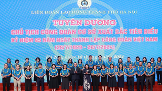 Tuyên dương Chủ tịch công đoàn cơ sở xuất sắc tiêu biểu trong công tác đối thoại và thương lượng tập thể