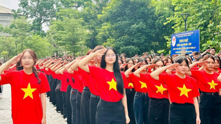 Tuổi trẻ cả nước đồng loạt chào cờ chào mừng Đại hội XIV của Đảng