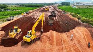 Khen thưởng thành tích xuất sắc trong công tác giải phóng mặt bằng các dự án đầu tư xây dựng