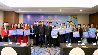 Lãnh đạo Liên đoàn Lao động Thành phố thăm, tặng quà Tết cho đoàn viên, người lao động tại phường Ba Đình