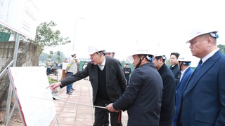 Đồng chí Dương Đức Tuấn thăm, chúc Tết các đơn vị đang triển khai các dự án, công trình giao thông, thoát nước chống úng ngập