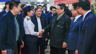 Thủ tướng Phạm Minh Chính kiểm tra hiện trường dự án tuyến đường sắt đô thị số 3 Nhổn - Ga Hà Nội