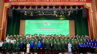 Gặp mặt thanh niên tình nguyện lên đường nhập ngũ và quân nhân xuất ngũ tiêu biểu