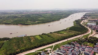 Xây dựng tuyến đường theo quy hoạch từ đê hữu Đuống qua đường 181