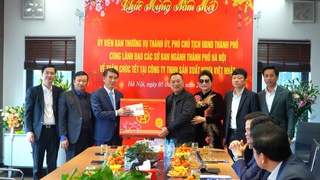 Phó Chủ tịch UBND Thành phố Nguyễn Xuân Lưu thăm, chúc Tết đơn vị doanh nghiệp trên địa bàn