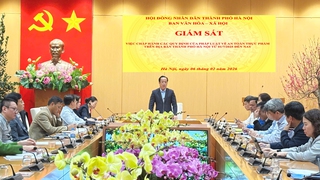 Phó Chủ tịch Thường trực HĐND Thành phố Trần Thế Cương làm việc với các sở, ngành về an toàn thực phẩm