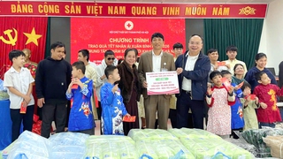 Tết ấm áp, yêu thương tại Trung tâm Chăm sóc người khuyết tật Hà Nội