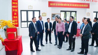 Trưởng ban Nội chính Thành ủy Hà Nội Trần Đình Cảnh kiểm tra công tác chuẩn bị bầu cử tại xã Thượng Phúc