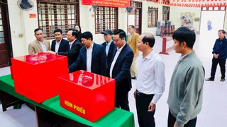 Lãnh đạo MTTQ thành phố Hà Nội kiểm tra công tác bầu cử tại xã Tam Hưng