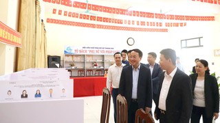 Trưởng ban Nội chính Thành ủy Trần Đình Cảnh kiểm tra công tác chuẩn bị bầu cử tại các xã Hòa Xá, Thanh Oai