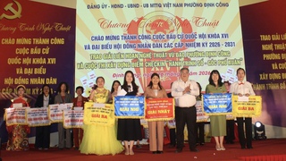 Phường Định Công: Tổ chức văn nghệ chào mừng thành công bầu cử, trao giải cuộc thi Góc đẹp và thi Vũ đạo