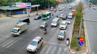 Rào chắn thi công trên đường Cổ Linh và Đàm Quang Trung từ ngày 18/3 đến 30/4