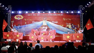 Đặc sắc chương trình văn nghệ chào mừng thành công bầu cử ở phường Dương Nội