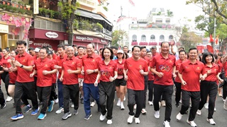 Hơn 17.000 người tham gia “Ngày chạy Olympic 2026: Vì sức khỏe toàn dân - Vì an ninh Tổ quốc”