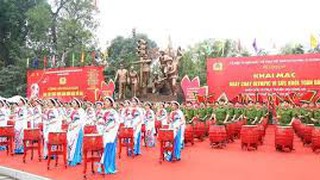 Tặng Bằng khen cho các cá nhân có thành tích đóng góp cho sự nghiệp xây dựng và phát triển thể dục, thể thao Thủ đô