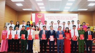Kỳ họp thứ nhất HĐND xã Ứng Hòa: Kiện toàn bộ máy chính quyền