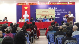 Ứng cử viên đại biểu HĐND phường Định Công tiếp xúc cử tri tại đơn vị bầu cử số 3