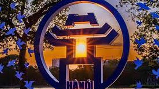 Tặng Kỷ niệm chương “Vì sự nghiệp xây dựng, bảo vệ và phát triển Thủ đô Hà Nội”