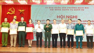 Phường Bạch Mai khen thưởng nhiều tập thể, cá nhân trong công tác tuyển quân