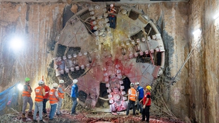 Hoàn thành toàn bộ hành trình khoan qua 4 ga ngầm của Dự án Tuyến ĐSĐT số 3, đoạn Nhổn - ga Hà Nội