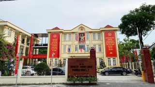 Tặng danh hiệu 