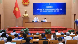 Chủ tịch Hà Nội Vũ Đại Thắng đối thoại với các doanh nghiệp nhỏ và vừa trên địa bàn
