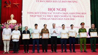 Xã Đan Phượng khen thưởng các tập thể, cá nhân có thành tích xuất sắc trong công tác tuyển, gọi công dân nhập ngũ
