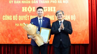 Trao quyết định bổ nhiệm Giám đốc Trung tâm Phục vụ hành chính công Hà Nội