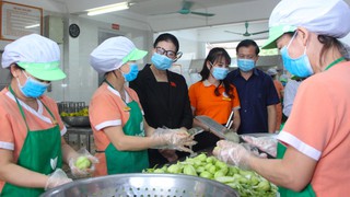 Giám sát chuyên đề công tác thu, chi và tổ chức bữa ăn bán trú cho học sinh tại phường Thanh Liệt