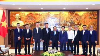 Hanoi facilitates expanded investment cooperation with Central Trading & Development Group